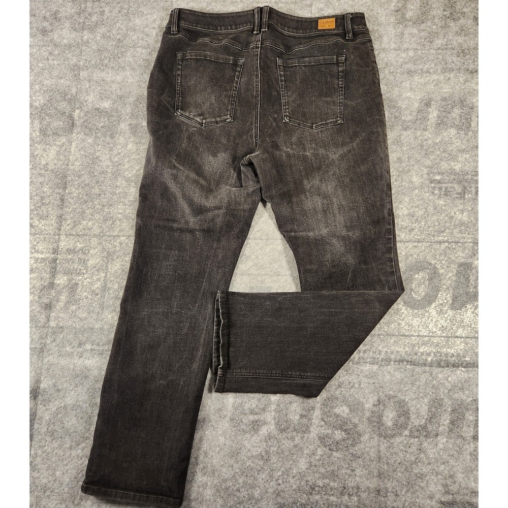 L.L. Bean Jeans Women's size 16 Black Denim Stretch Pockets Classic Straight Fit